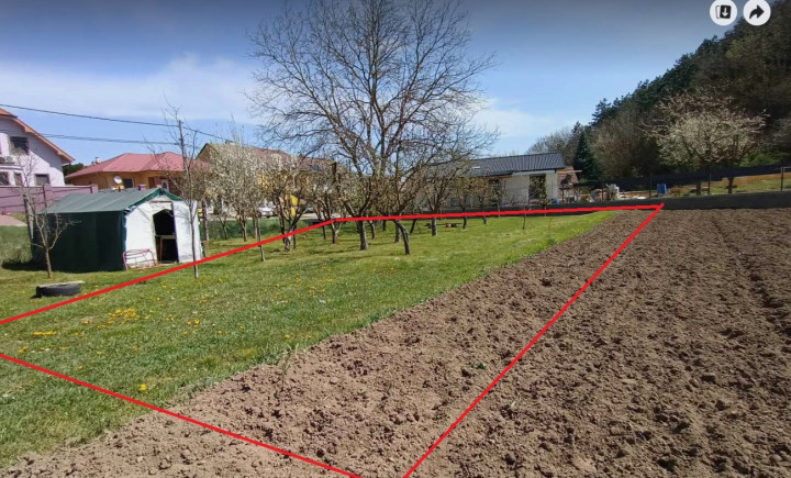Ponúkame na predaj stavebný pozemok v nádhernej prírode v obci Kolíňany pri lese
