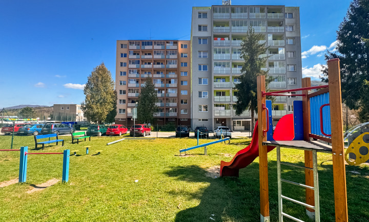 Zariadený 3-izbový byt po rekonštrukcii-Gelnica-odporúčame