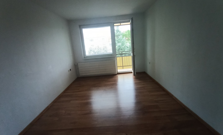 Na prenájom 4 izbový byt s balkónom Nitra - Jelenecká ulica
