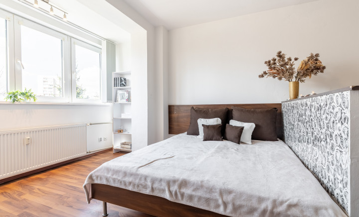 PRENÁJOM - VEĽKÝ 1 izbový byt  - Jantárova - 46 m2