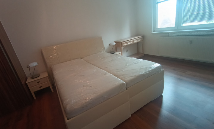 Prenajaté!Na prenájom veľký 2 izbový byt Nitra - spodok Klokočiny, skvelá lokalita
