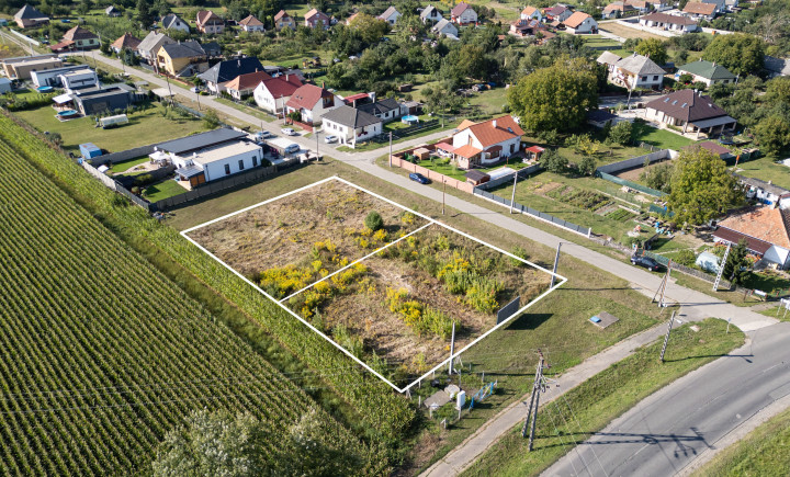 NA PREDAJ STAVBENÝ POZEMOK S VÝMEROU 894m2 V OBCI TORNYOSNÉMETI | MAĎARSKO