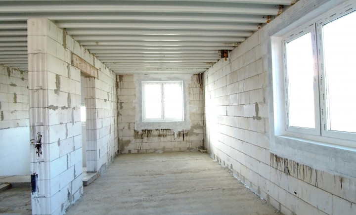 Dom pre 2 rodiny, len 10 minút od Košíc