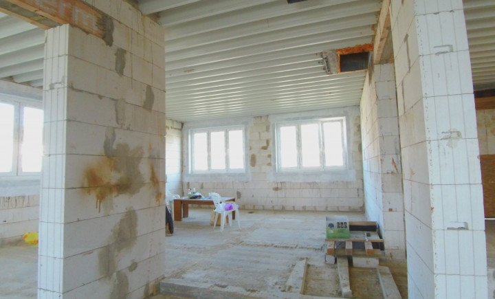 Dom pre 2 rodiny s 10 a pozemkom tesne pri Košiciach
