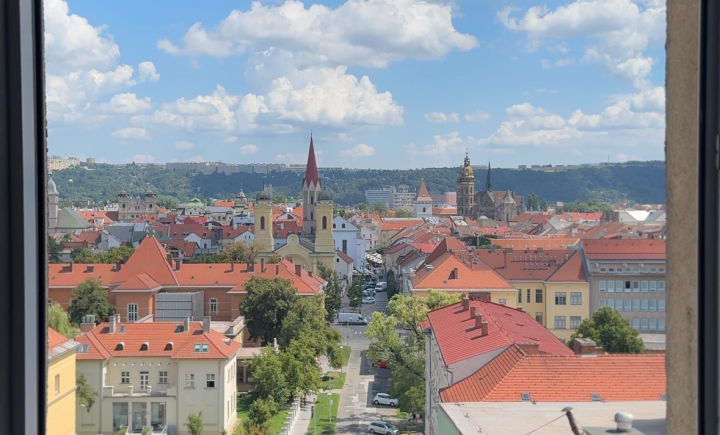 NA PREDAJ 3 IZBOVÝ BYT S LOGGIOU S VÝHĽADOM NA DÓM SV. ALŽBETY | ŠKULTÉTYHO UL. | KOŠICE - STARÉ MESTO