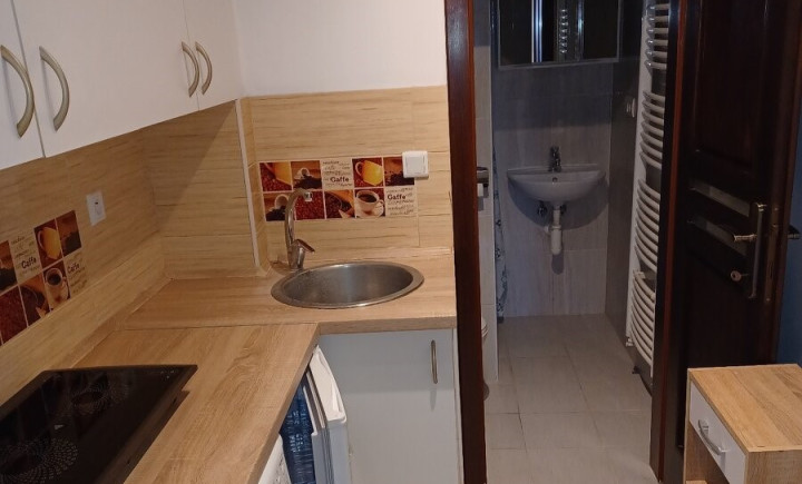 Na prenájom 2 izbový čiastočne zariadený byt v RD, Piešťany.