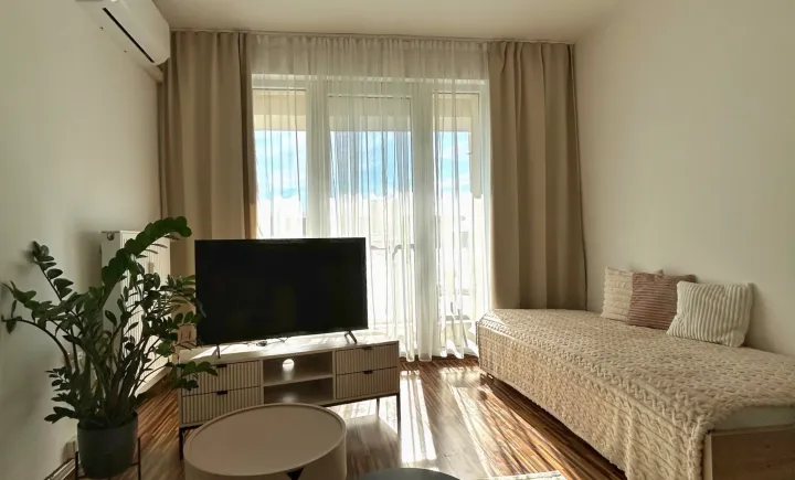 Na prenájom zariadený 2 izbový byt balkón Hospodárska Trnava