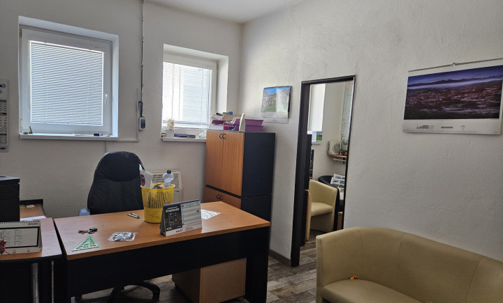 Na prenájom sklad - kancelária na Levočskej ul. v Prešove bonus parkovanie pre jedno auto v podzemnej garáži zdarma.