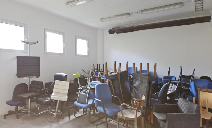 Na prenájom sklad -kancelária na Levočskej ul. v Prešove bonus parkovanie pre jedno auto v podzemnej garáži zdarma.