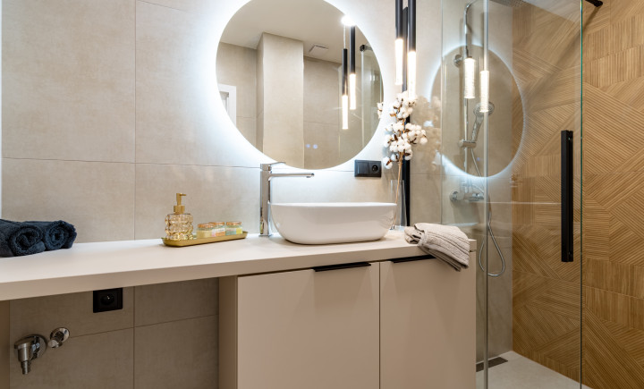 Na predaj pekný 3-izbový byt po rekonštrukcii, ulica Výstaby, Košice - Západ.