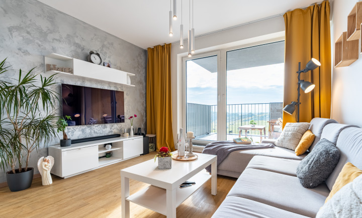 ZNÍŽENÁ CENA - NA PREDAJ MODERNÝ 3-IZBOVÝ BYT S KRÁSNYM VÝHĽADOM