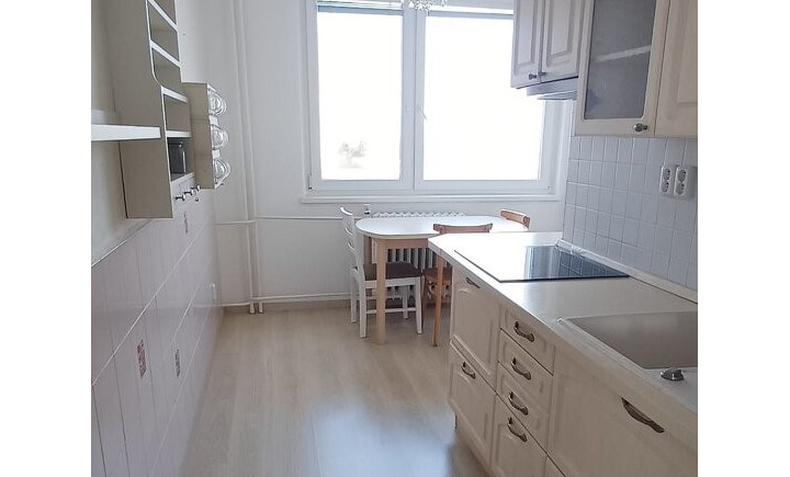 Na prenájom 3 izbový byt s balkónom, ul. Teplická, Piešťany