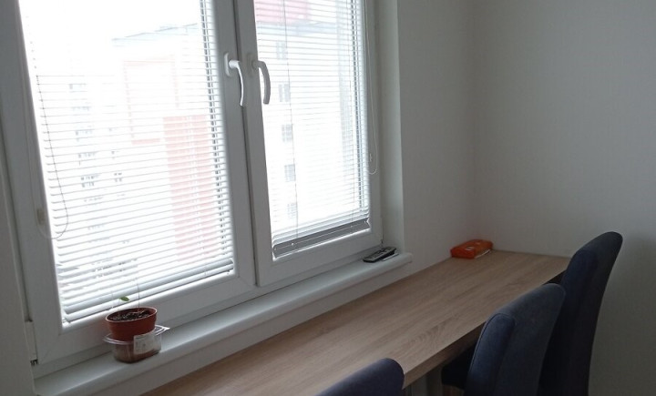 Na prenájom zariadený 2 izbový byt balkón Beňovského, Vrbové.