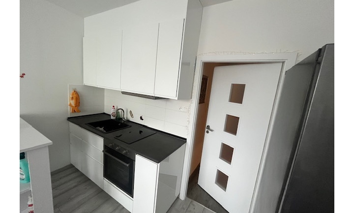 Na prenájom plne zariadená garsonka, centrum mesta, Modra