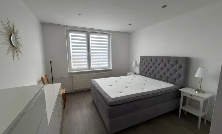 Na prenájom zariadený 3 izbový byt, balkón, Mudrocha, Senica.