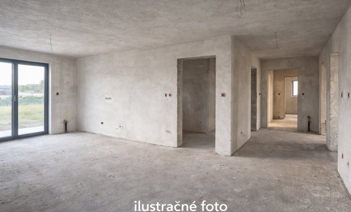 Na predaj  Bungalov, Haniska  Košice  - okolie