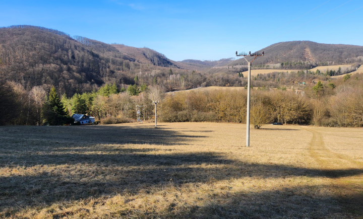 Veľkorysý rekreačný pozemok pod Obišovským hradom