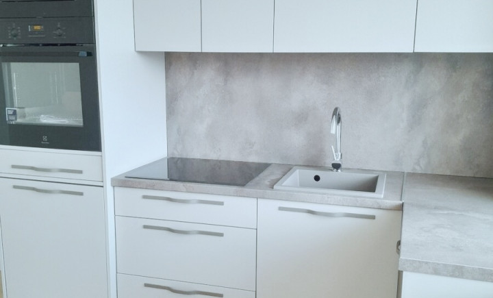 Na predaj 3 izbový byt,  Jenisejská ulica, Jazero  -  Košice