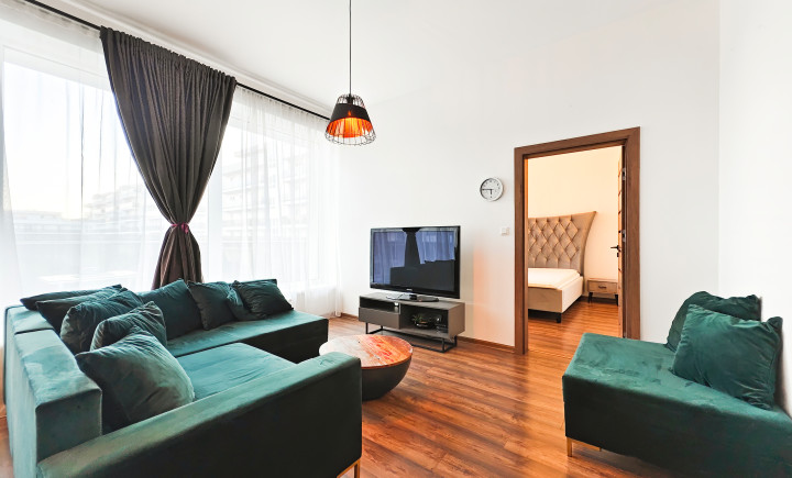 PRÉMIOVÝ 3-IZBOVÝ BYT S 22 m² LOGGIOU V BOROVICOVOM HÁJI – LUXUS, SÚKROMIE A LES POD OKNAMI + PARKOVANIE V CENE