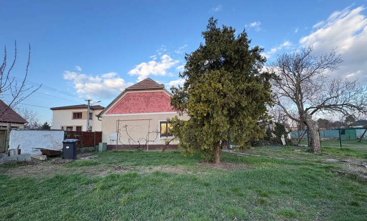 Na predaj rodinný dom so záhradou, blízo Trnavy, Malženice