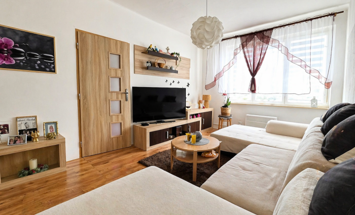 NA PREDAJ 3 IZBOVÝ BYT PO REKONŠTRUKCII | 64 m² | PRAKOVCE