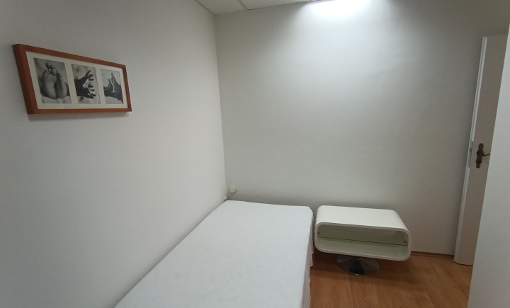Na prenájom izba v centre Nitry - Farská ulica
