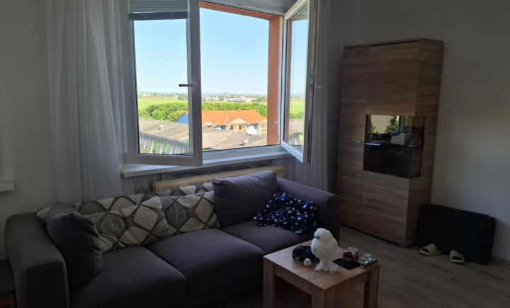 Na prenájom pekný zariadený 1 izbový byt, ul. Slottu, Trnava.