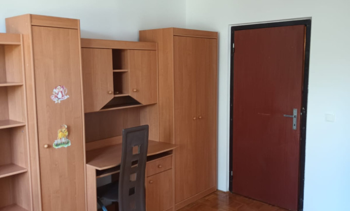 Na prenájom veľký zariadený 3 izbový byt, M. Bela, Piešťany