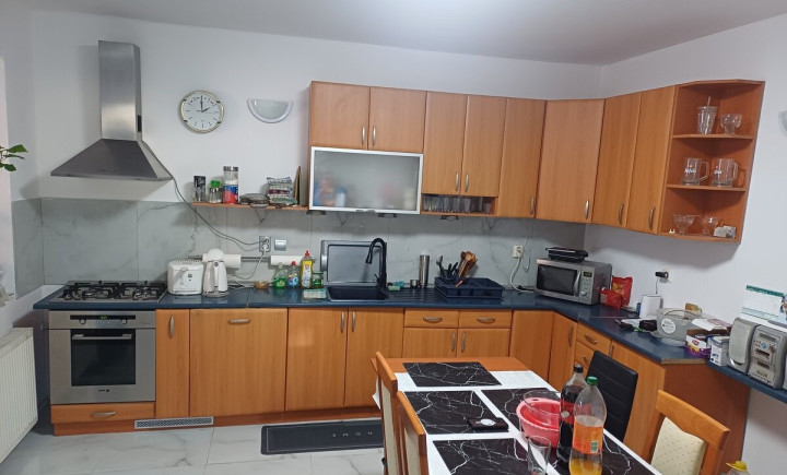 Na prenájom 2 samostatné izby v rodinnom dome, Krakovany