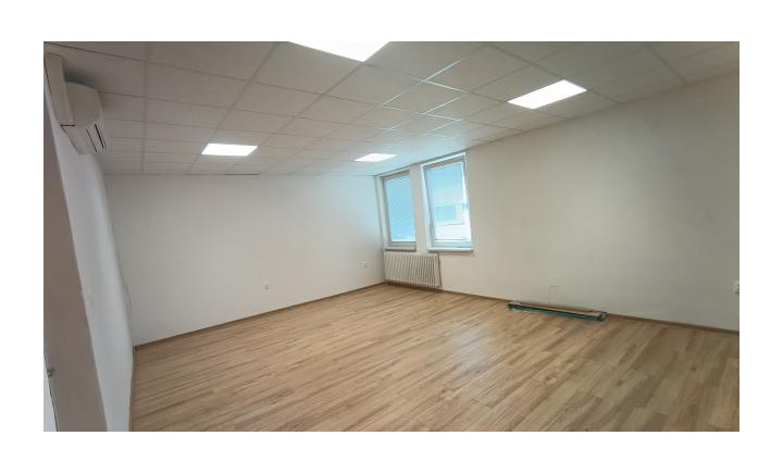 REZERVOVANÉ! Na prenájom 37 m2 kancelária v centre mesta