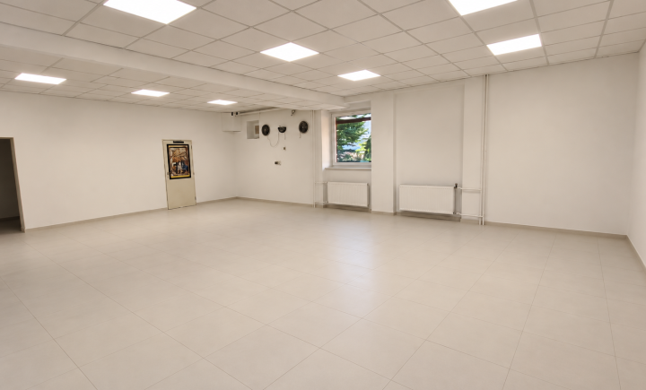 Na prenájom bezbariérový obchodný priestor v centre Nitry s parkovaním 170 m2