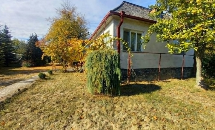 Rodinný dom s veľkým pozemkom a možnosťou výstavby