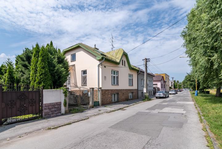 NA PREDAJ RODINNÝ DOM NA ALEŠOVOM NÁBREŽÍ, KOŠICE - SEVER