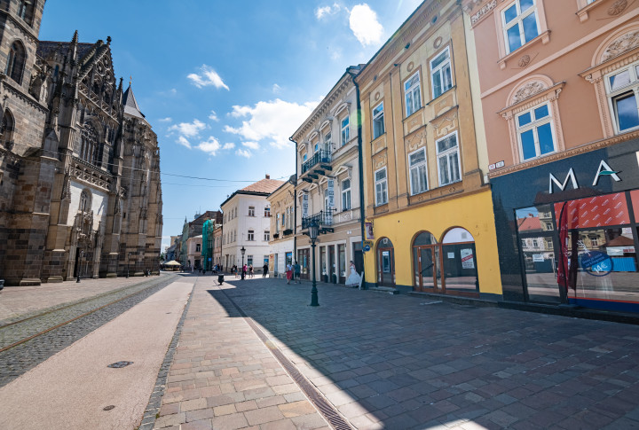 NA PRENÁJOM OBCHODNÝ PRIESTOR V CENTRE MESTA, HLAVNÁ ULICA