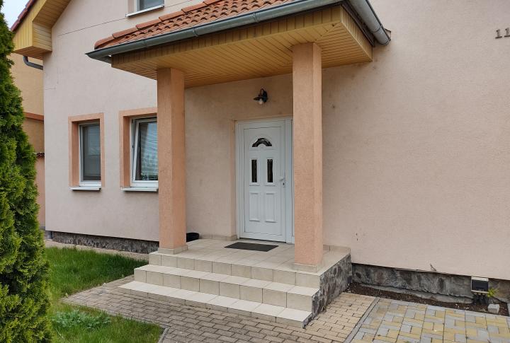 Na predaj 2 rodinné domy, 3 garsónky Nitra - Drážovce
