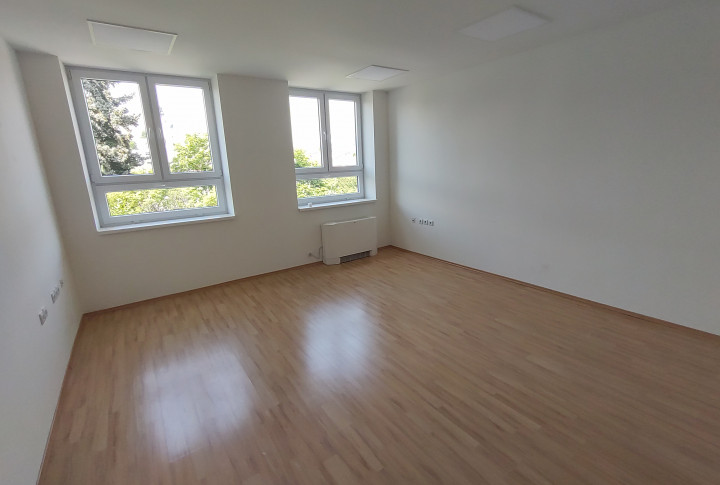 Na prenájom kancelárie v centre Nitry