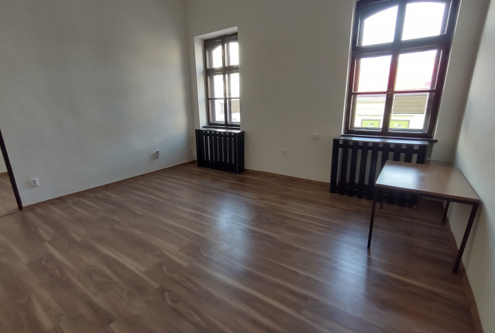 Rezervované! Na prenájom kancelária v centre Nitry - Farská ulica