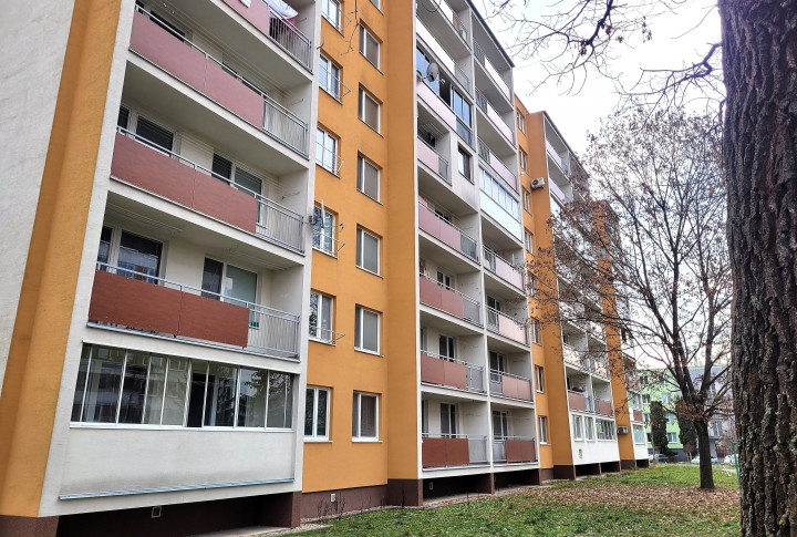 PREDANÝ - PEKNÝ 3 IZBOVÝ BYT NA TYRŠOVEJ