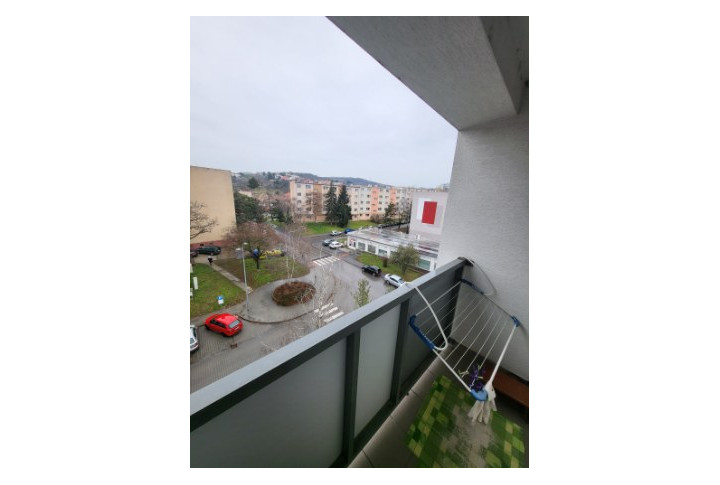 Na predaj 2 izbový byt, balkón, pôvodný stav, Za poštou, Hlohovec