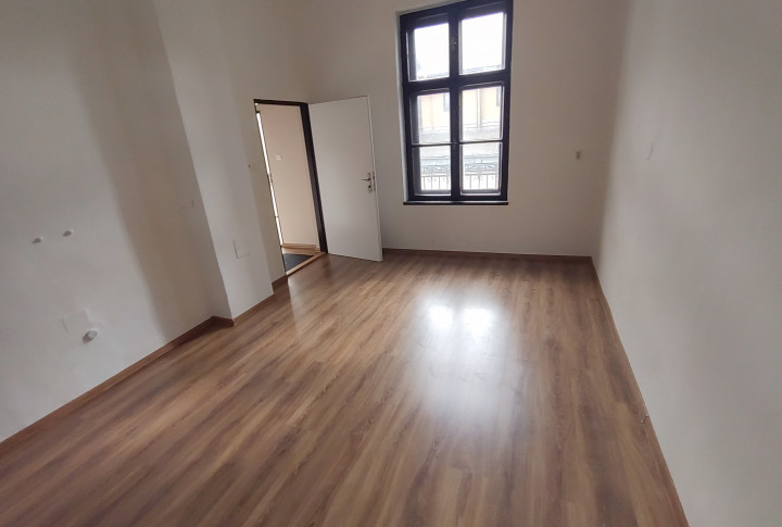 Na prenájom 28 m2 dvojkancelária v centre Nitry - Farská ulica