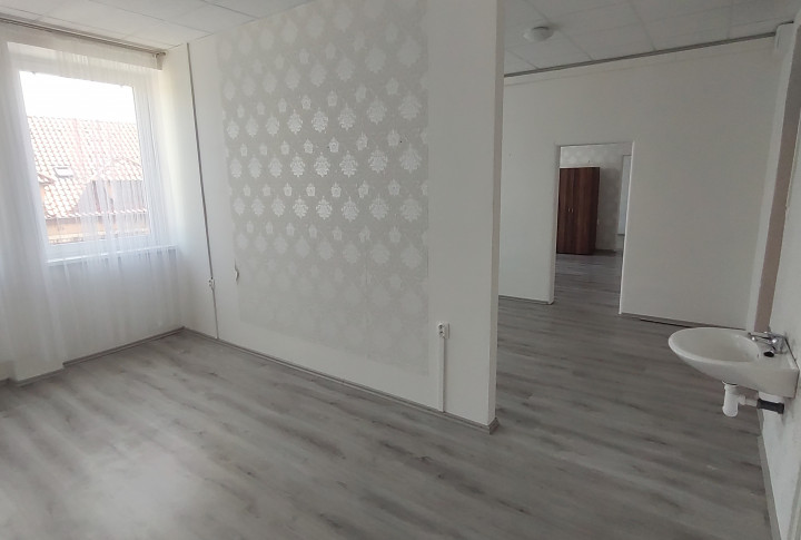Na prenájom kancelária v centre Nitry