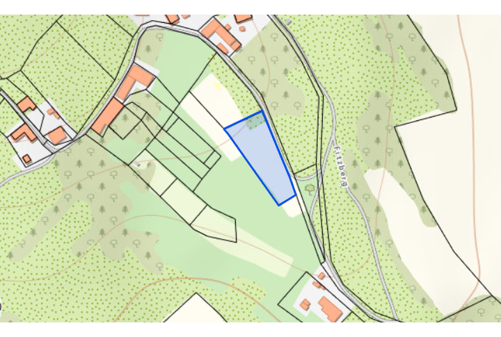 NA PREDAJ OPLOTENÝ POZEMOK - 2 391M2 , OKRES KRUPINA