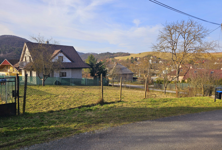 Na predaj pekný stavebný pozemok v obci Obišovce