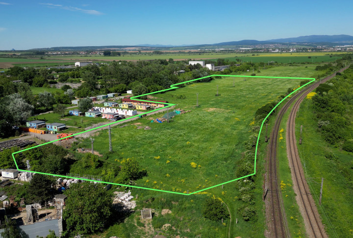 Lukratívny pozemok v priemyselnej zóne Kokšov Bakša 39 351m2
