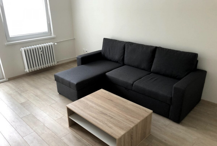 Na prenájom prerobený 2 izbový byt, balkón, A Kubinu, Trnava.