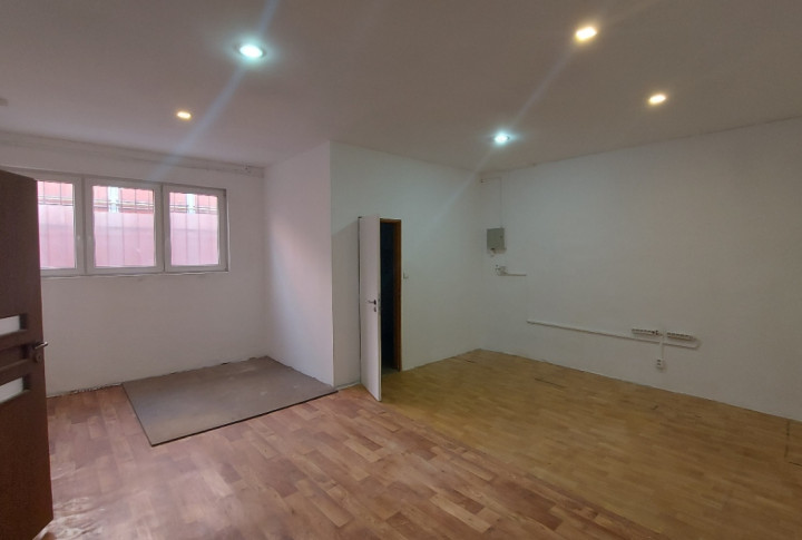 Sklad ideálnej veľkosti s 2 kanceláriami - 130 m2