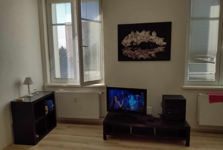 Na prenájom prerobená zariadená garsónka, 33 m2, Senica.