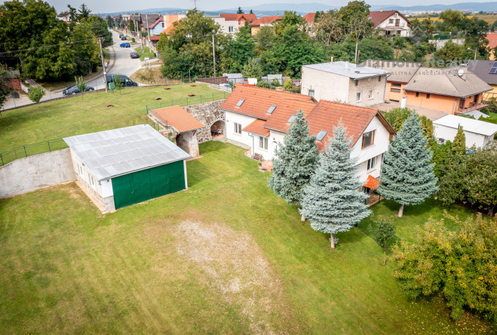 NA PRENÁJOM 5 IZBOVÝ RODINNÝ DOM S VEĽKÝM POZEMKOM 2864m2 | BARCA