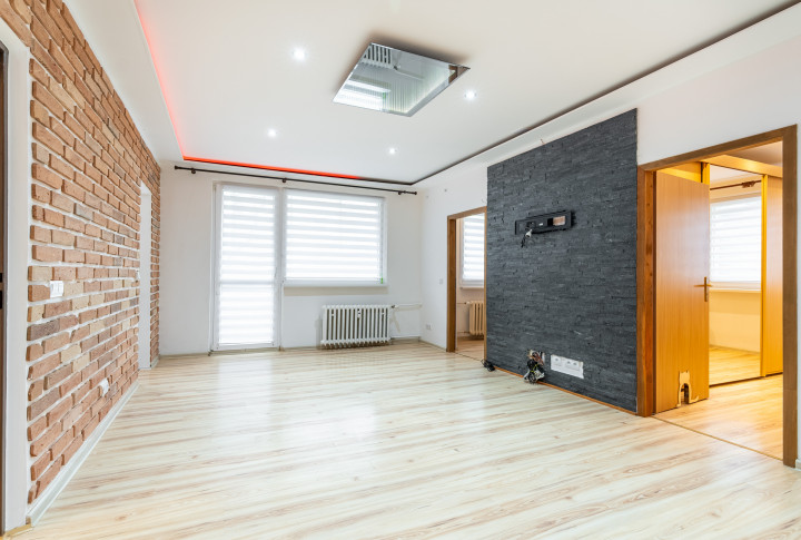 REZERVOVANÉ | NA PREDAJ 3 IZBOVÝ BYT S LOGGIOU IDEÁLNY NA INVESTÍCIU | 58m2 + LOGGIA | RUŽÍNSKA ULICA
