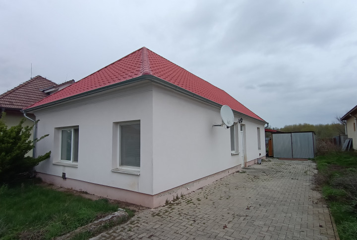 Lacnejšie to už nejde!!Na predaj ihneď obývateľný rodinný dom Rastislavice pri aquaparku